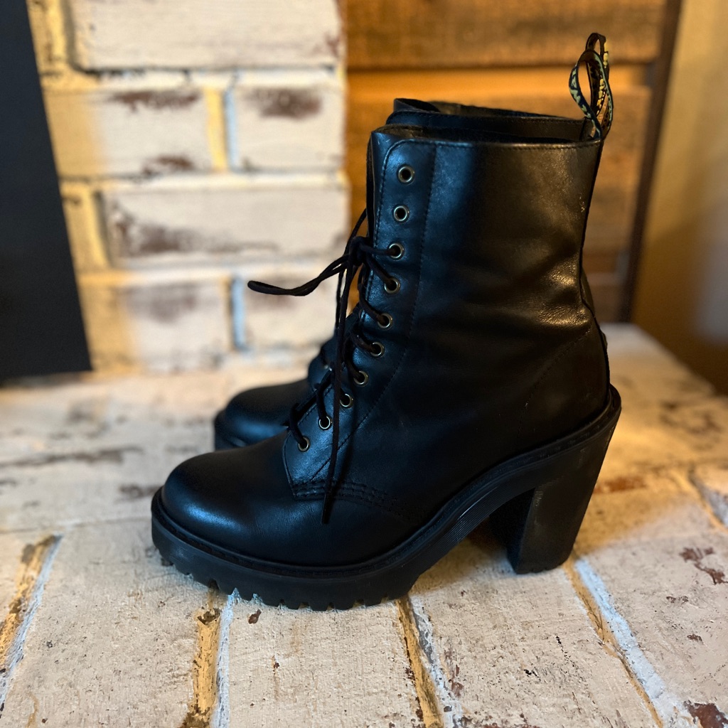 Dr. Martens Kendra Black Lace Up Boots With Chunky Heel Size Us 8, Uk 6